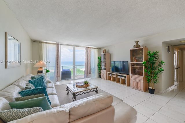 5601 Collins Ave 512A, Miami Beach, FL 33140