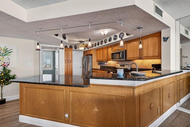 5279 ISLA KEY BOULEVARD S 410, St Petersburg, FL 33715