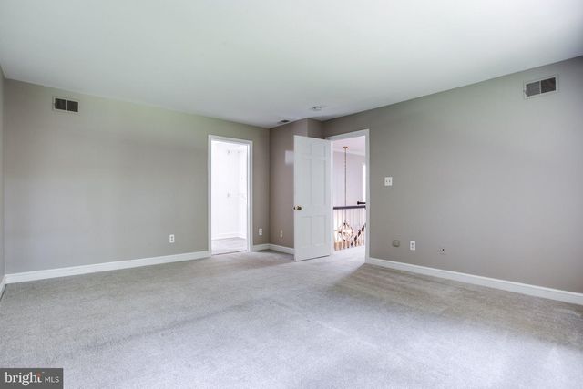 8500 BROOK RD, Mclean, VA 22102