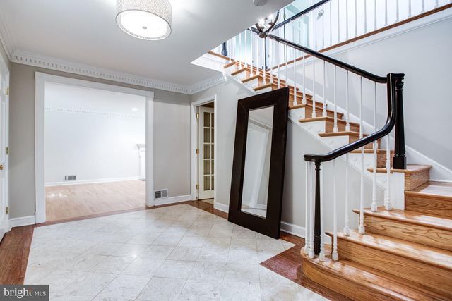 8500 BROOK RD, Mclean, VA 22102