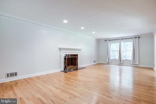 8500 BROOK RD, Mclean, VA 22102