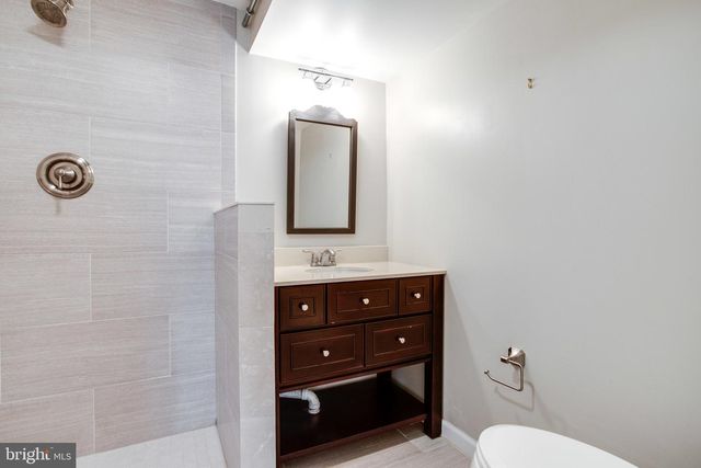 8500 BROOK RD, Mclean, VA 22102