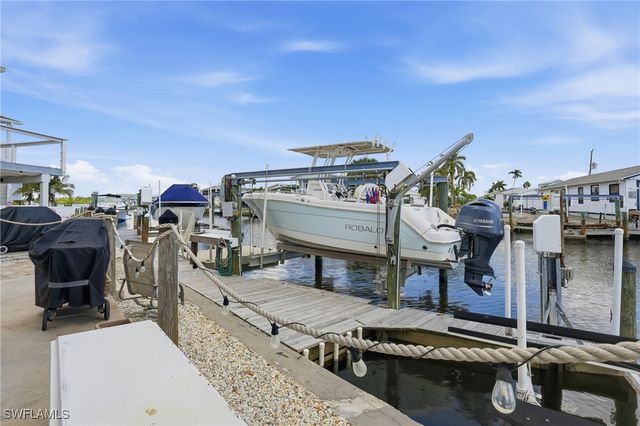 850 Oak ST, Fort Myers Beach, FL 33931