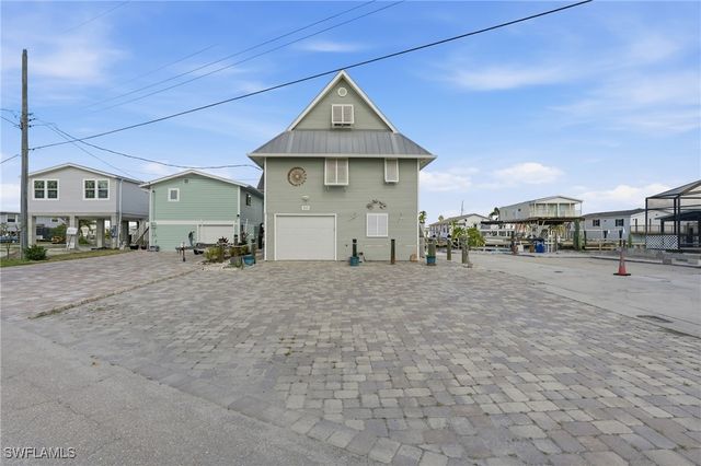 850 Oak ST, Fort Myers Beach, FL 33931