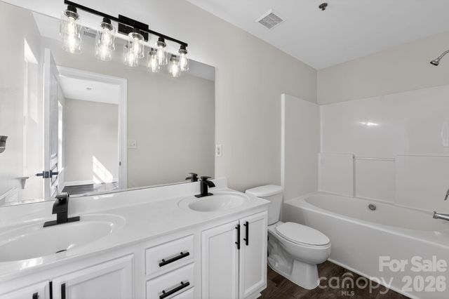 2838 Avalon Loop Road, Charlotte, NC 28269