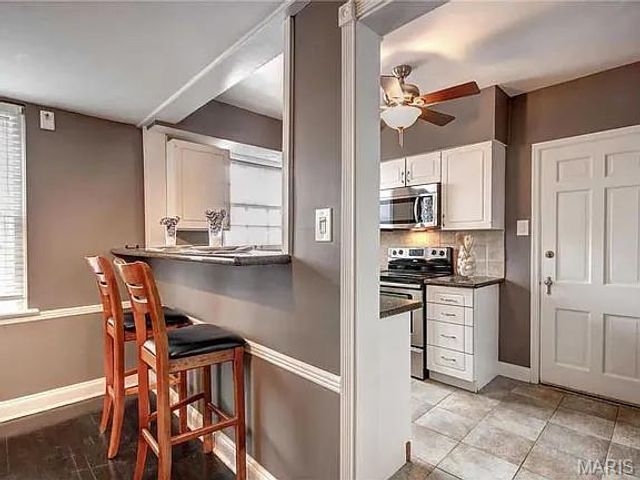 925 S Hanley Road F, Clayton, MO 63105