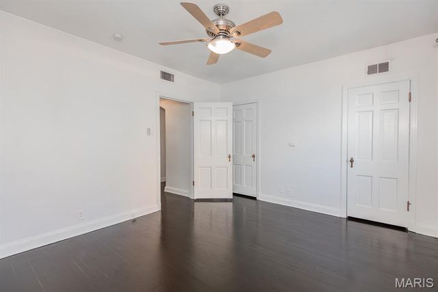 925 S Hanley Road F, Clayton, MO 63105