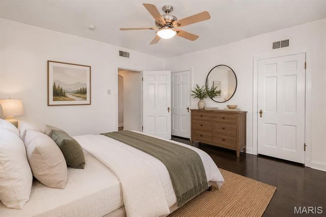 925 S Hanley Road F, Clayton, MO 63105