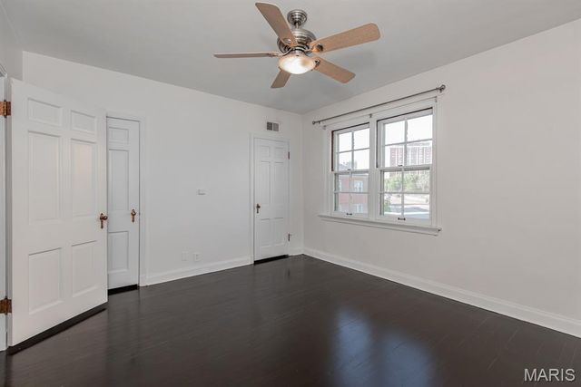 925 S Hanley Road F, Clayton, MO 63105