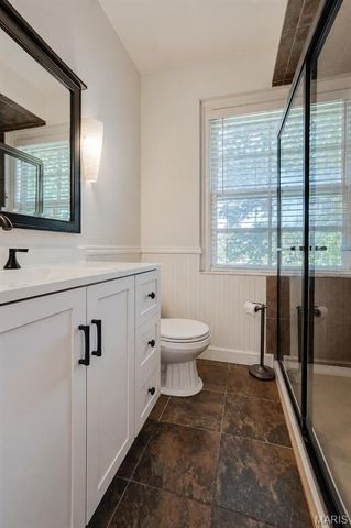 925 S Hanley Road F, Clayton, MO 63105