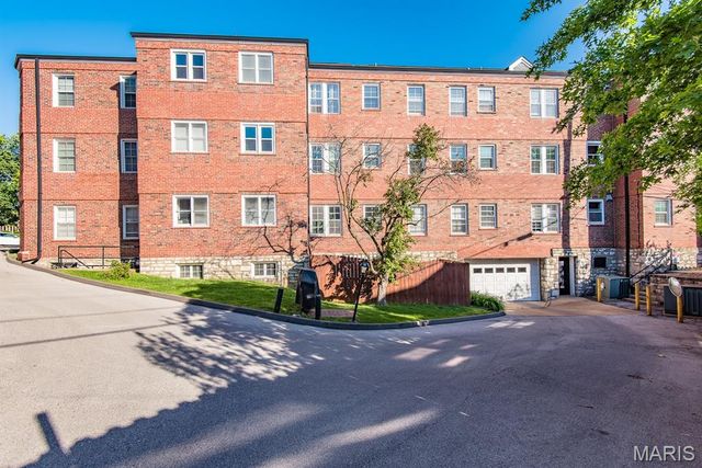 925 S Hanley Road F, Clayton, MO 63105