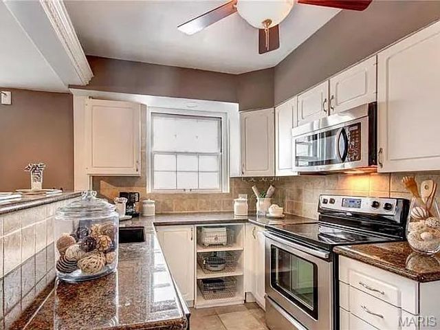 925 S Hanley Road F, Clayton, MO 63105
