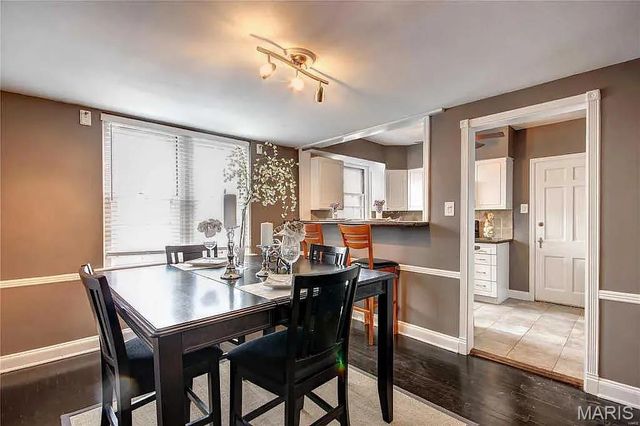 925 S Hanley Road F, Clayton, MO 63105