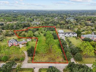912 Falling Leaf Drive, Friendswood, TX 77546