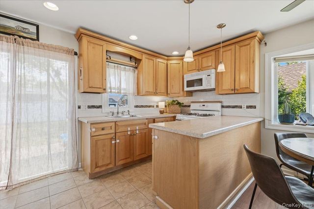 104 Franklin Place, Massapequa, NY 11758