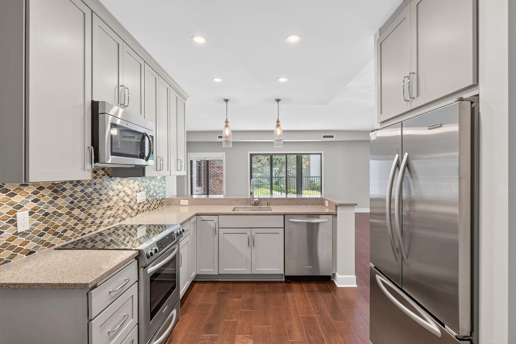1235 Yale Place 101, Minneapolis, MN 55403 — exterior