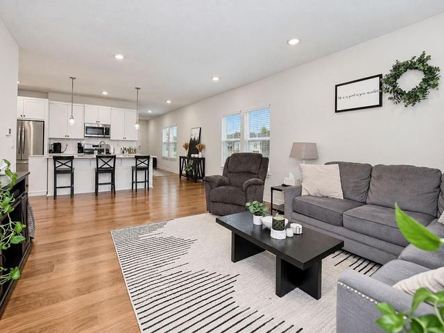 511 Hampstead Drive, Raymore, MO 64083