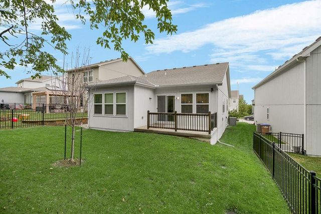 511 Hampstead Drive, Raymore, MO 64083