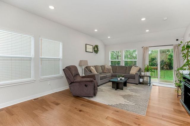 511 Hampstead Drive, Raymore, MO 64083