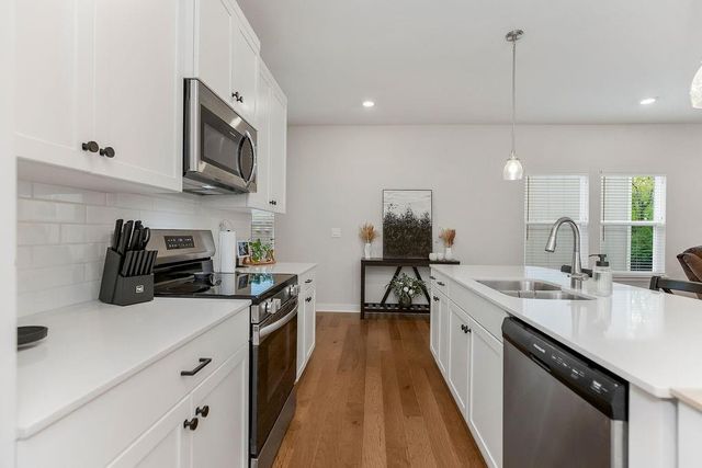 511 Hampstead Drive, Raymore, MO 64083