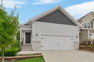 511 Hampstead Drive, Raymore, MO 64083