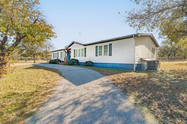 1375 N Lakeview Drive, Palo Pinto, TX 76484