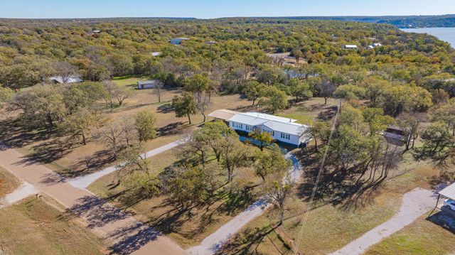 1375 N Lakeview Drive, Palo Pinto, TX 76484