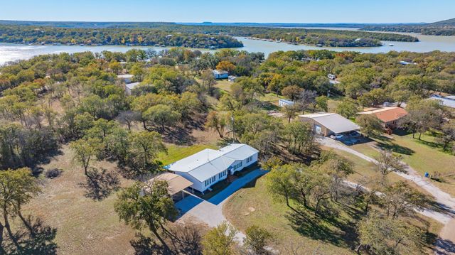 1375 N Lakeview Drive, Palo Pinto, TX 76484
