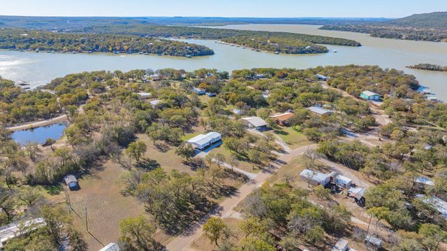 1375 N Lakeview Drive, Palo Pinto, TX 76484