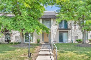 8455 N Akins Road E-8, North Royalton, OH 44133