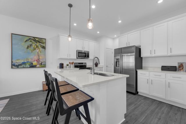 907 Castleford Avenue NE, Palm Bay, FL 32905