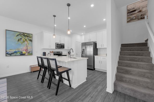 907 Castleford Avenue NE, Palm Bay, FL 32905