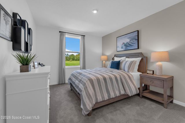 907 Castleford Avenue NE, Palm Bay, FL 32905