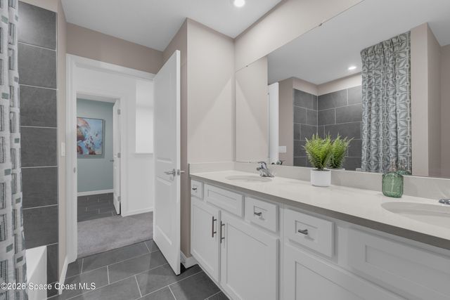 907 Castleford Avenue NE, Palm Bay, FL 32905