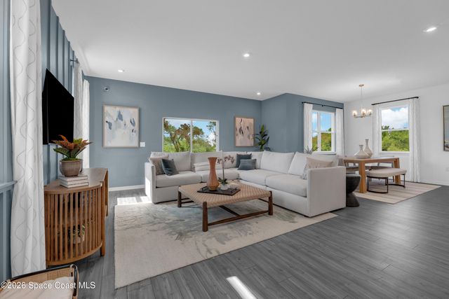 907 Castleford Avenue NE, Palm Bay, FL 32905