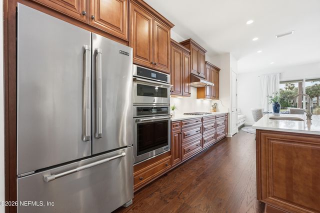 568 TIMBER BRIDGE Lane, Atlantic Beach, FL 32233