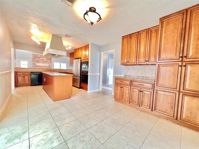 11407 Briar Rose Drive, Houston, TX 77077