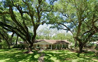 620 County Road 698c, Angleton, TX 77515