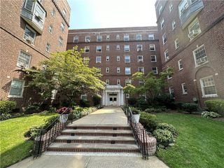 17506 Devonshire Boulevard 4C, Jamaica Hills, NY 11432