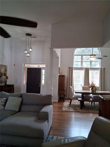 915 Charleston Court, Gainesville, GA 30501