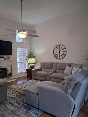 915 Charleston Court, Gainesville, GA 30501