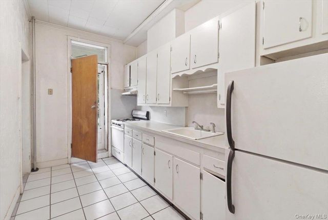 6063 Catalpa Avenue, Ridgewood, NY 11385