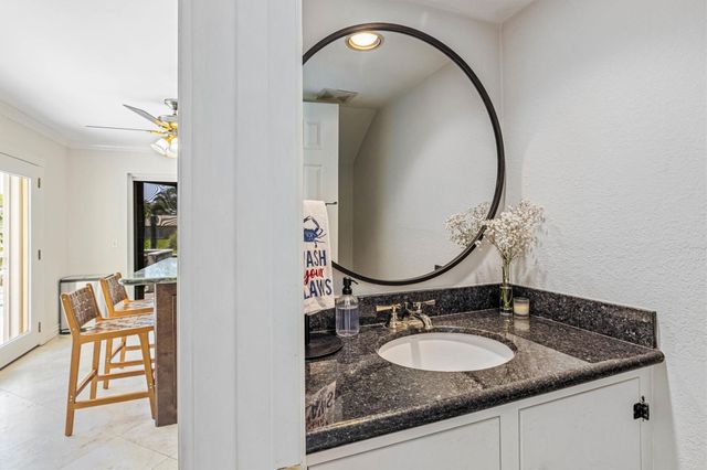 36 Lakeview Drive, Galveston, TX 77551