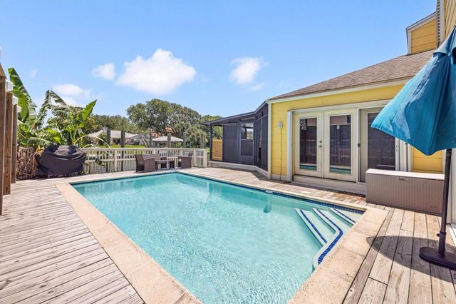 36 Lakeview Drive, Galveston, TX 77551