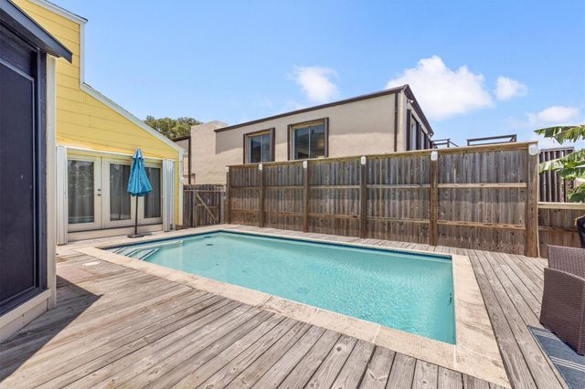 36 Lakeview Drive, Galveston, TX 77551