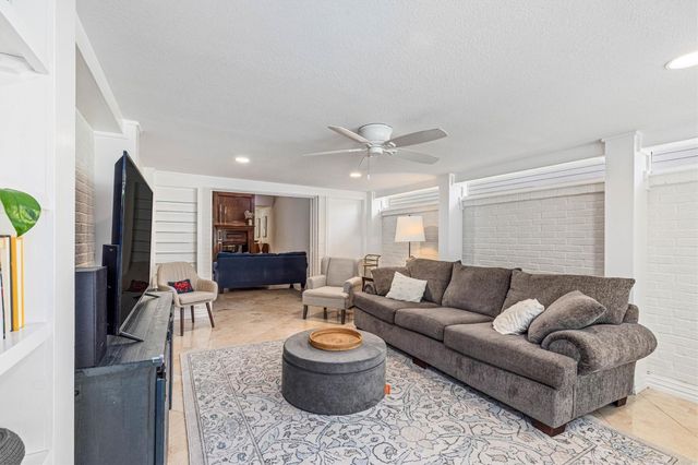 36 Lakeview Drive, Galveston, TX 77551