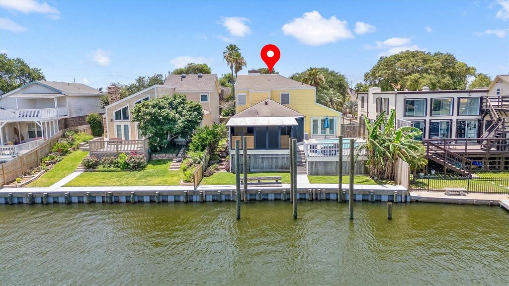 36 Lakeview Drive, Galveston, TX 77551