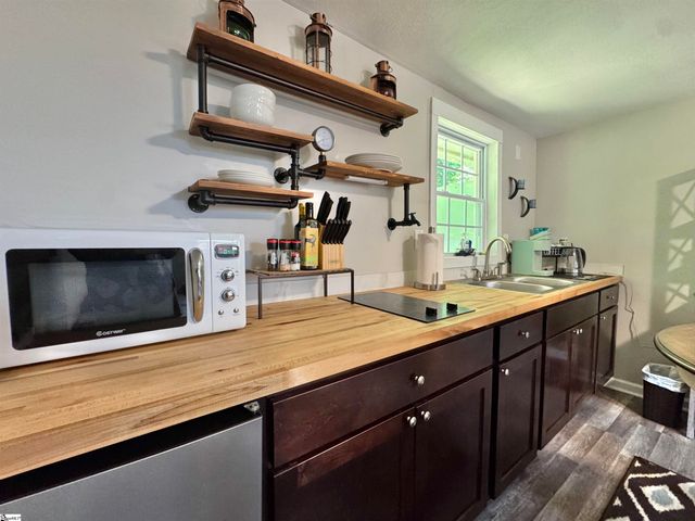 159 Country Creek Drive, Pickens, SC 29671