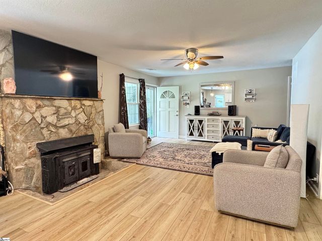 159 Country Creek Drive, Pickens, SC 29671
