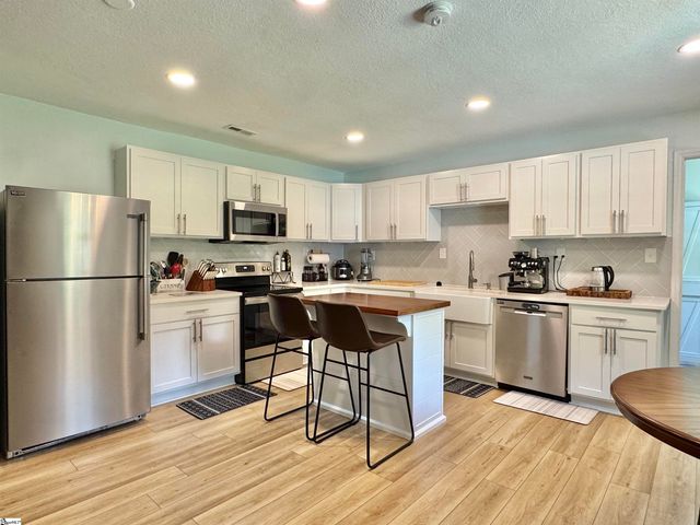 159 Country Creek Drive, Pickens, SC 29671